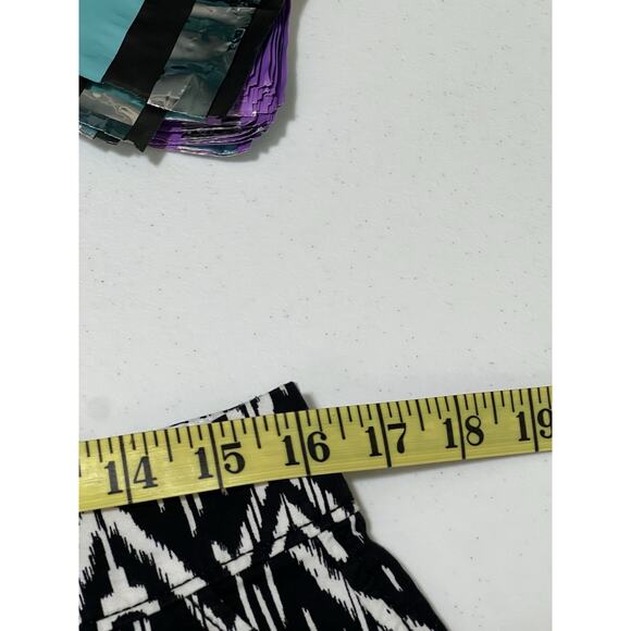 Old Navy Women’s Size 6 White & Black Blackjack” Everyday Shorts 100% Cotton - Picture 7 of 9